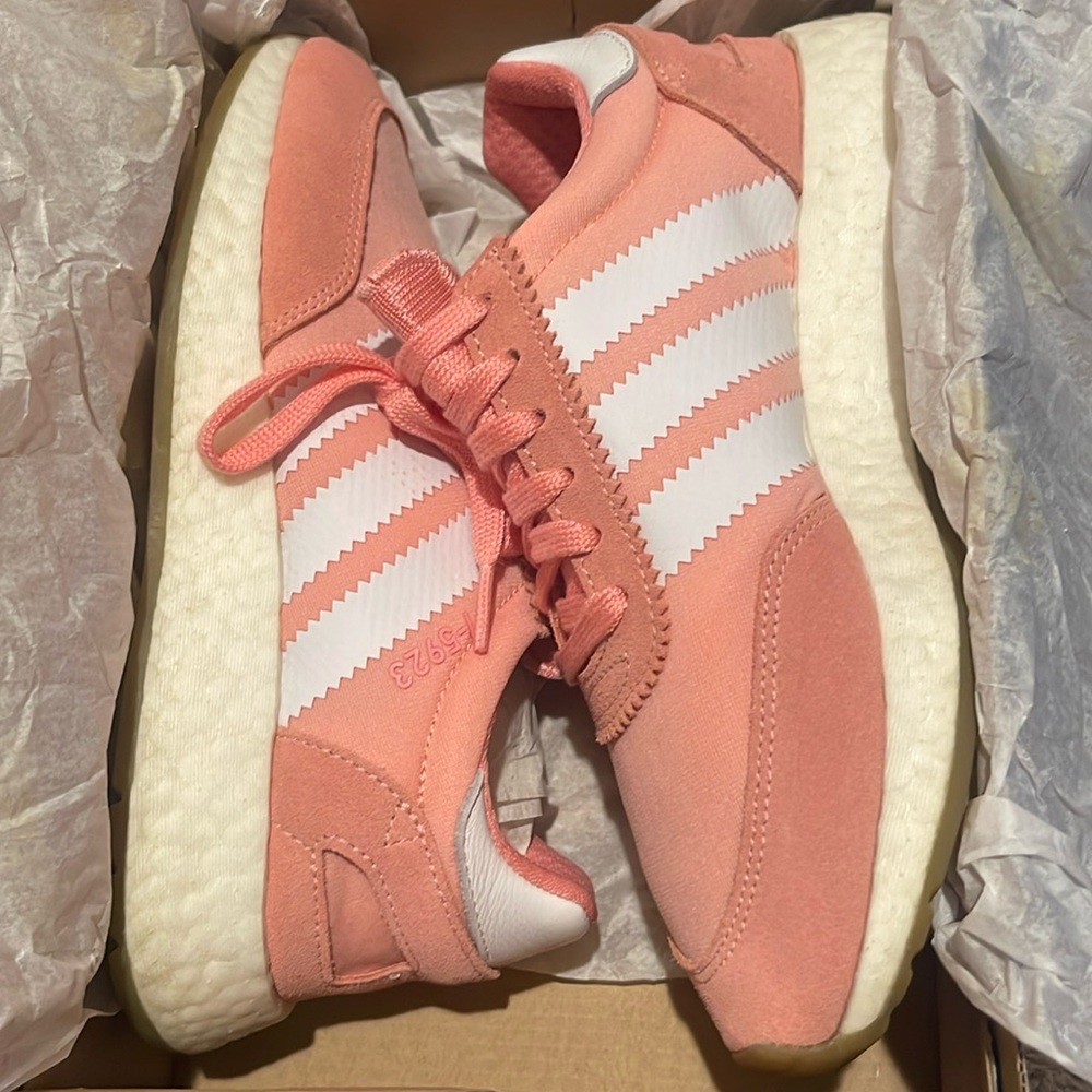 Adidas I-5923 Women’s size 6